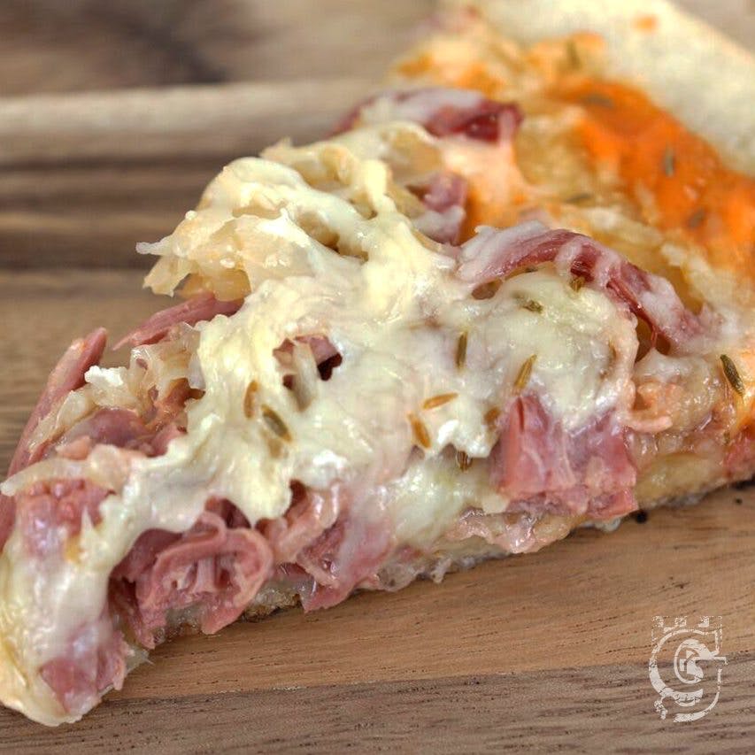 CORNED BEEF REUBEN PIZZA